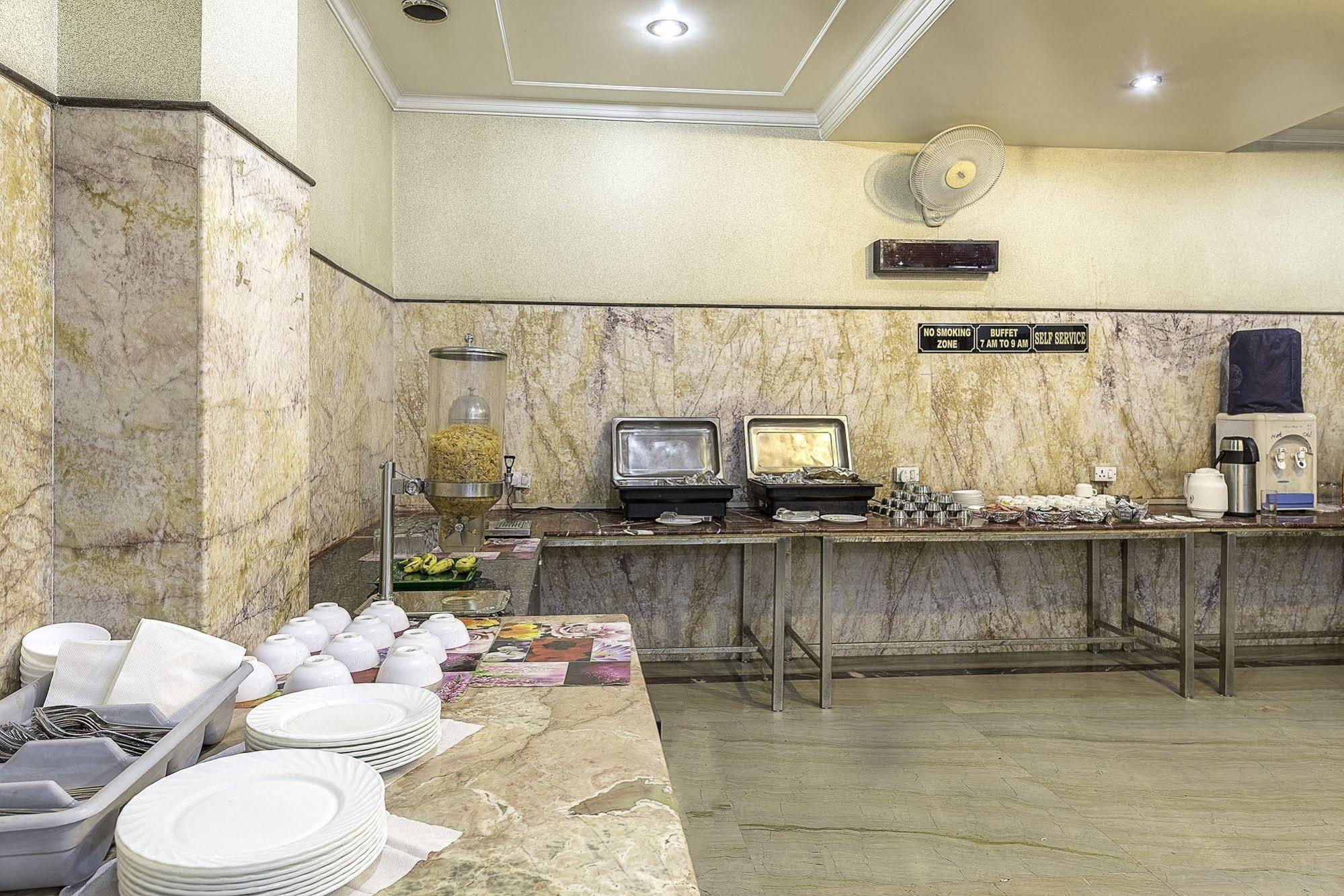 Treebo Trend Singh Sons Karol Bagh Hotel New Delhi Exterior photo
